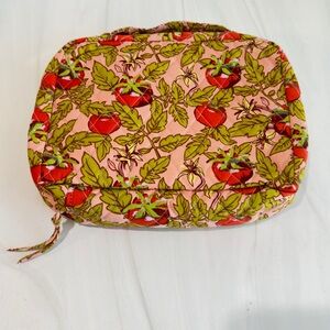 VERA BRADLEY HANGING TRAVEL ORGANIZER MAKEUP TOILETRIES TOMATO VINES